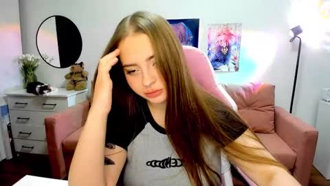 Kira online show from 09.08.25