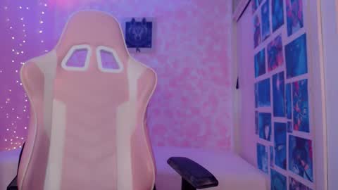 lala Moon online show from 01.06.26