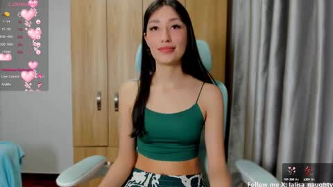 Snapshot of lalisa_manoban chatting on 10.03.25 Lisa online show from 10.03.25