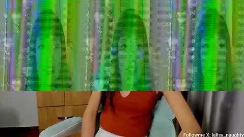 Snapshot of lalisa_manoban chatting on 10.24.25 Lisa online show from 10.24.25