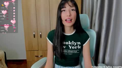 Snapshot of lalisa_manoban chatting on 11.01.25 Lisa online show from 11.01.25