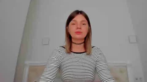 Snapshot of lallie_ chatting on 02.05.26 Lallie online show from 02.05.26