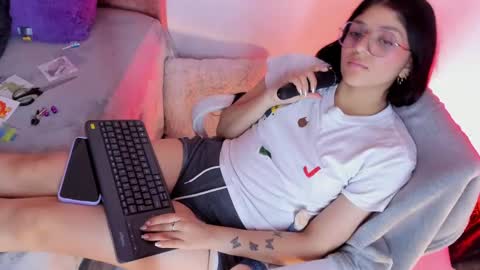 ... .          . ... online show from 03.09.25