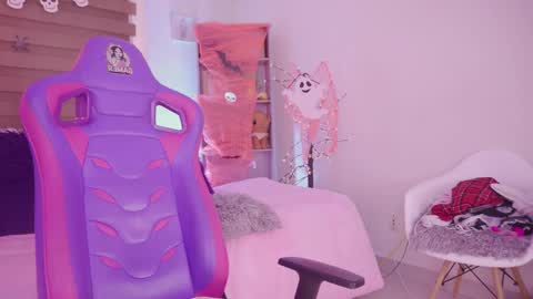 Lana online show from 10.25.25