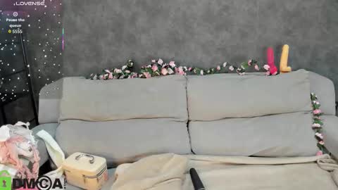 Lana Stones online show from 11.17.25