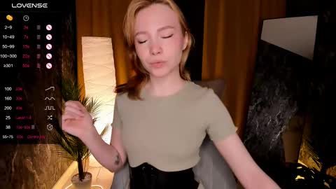 Snapshot of lanablu_ chatting on 02.21.25 Lana online show from 02.21.25