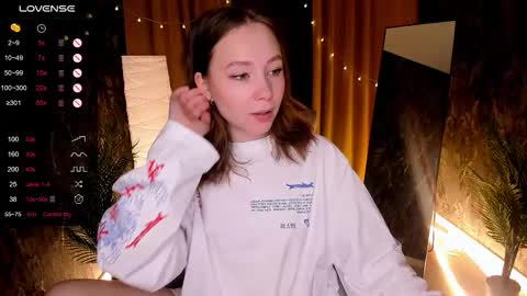 Snapshot of lanablu_ chatting on 11.11.25 Lana online show from 11.11.25