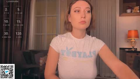 Snapshot of lanabosch chatting on 09.15.25 Lana online show from 09.15.25