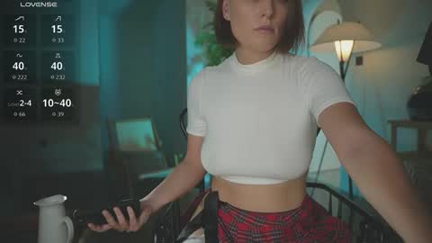 Snapshot of lanabosch chatting on 11.18.25 Lana online show from 11.18.25