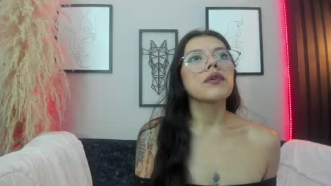 Snapshot of lanadelrey_1 chatting on 04.19.26 Lana online show from 04.19.26