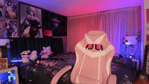 L A N A  online show from 01.17.25