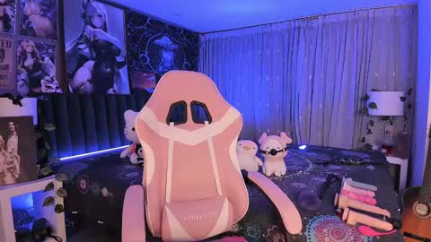 L A N A  online show from 01.22.25