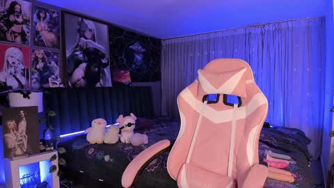 L A N A  online show from 02.02.25