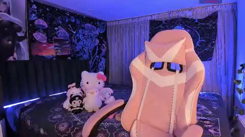 L A N A  online show from 02.15.25