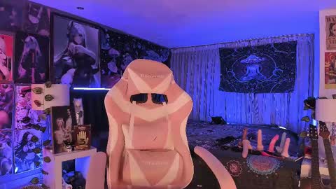 L A N A  online show from 03.10.25