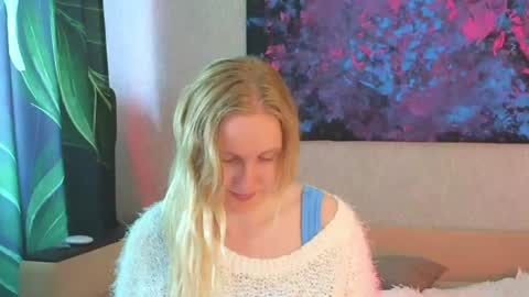 Snapshot of lanavismith chatting on 06.17.26 LanaviSmith online show from 06.17.26