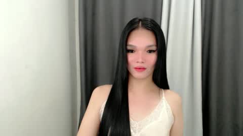 lanawyatt_ online show from 10.30.25