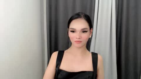 lanawyatt_ online show from 11.02.25