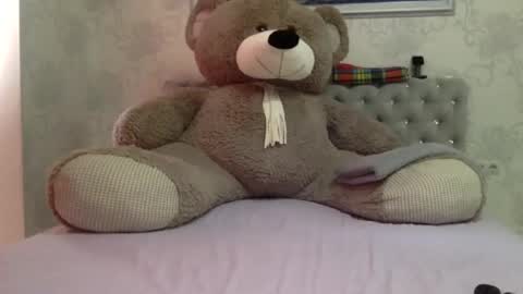 Snapshot of langoria chatting on 06.18.26 langoria online show from 06.18.26