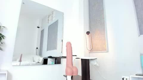 Lanna miley Russo  online show from 02.27.26