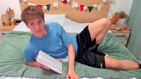 Fandi online show from 11.18.25