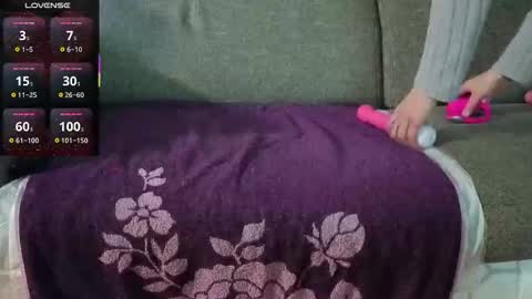 lapetitefrenchie83 online show from 09.12.25