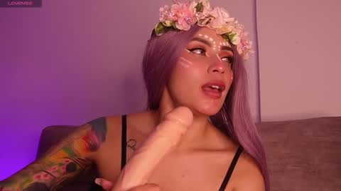 Lara online show from 10.30.25