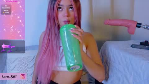 Lara Gill online show from 09.11.25