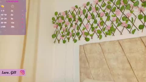 Lara Gill online show from 09.17.25