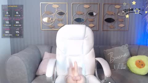 Snapshot of lara_jeean chatting on 01.27.25 Lara online show from 01.27.25