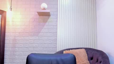      700  200   online show from 01.26.25