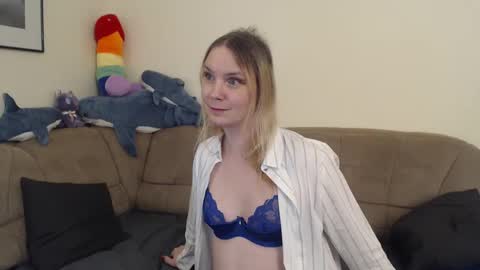 Lara online show from 01.09.25