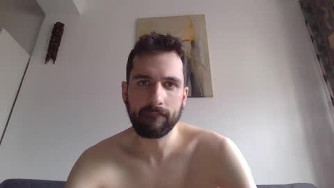 Snapshot of laraaan chatting on 12.19.25 laraaan online show from 12.19.25