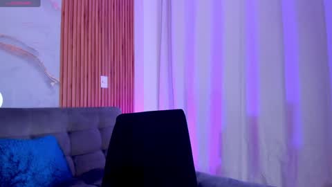 Snapshot of larabaker chatting on 01.14.25 Lara online show from 01.14.25