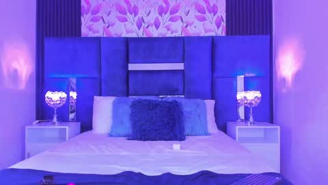 Snapshot of larabrook chatting on 12.30.24 Lara online show from 12.30.24