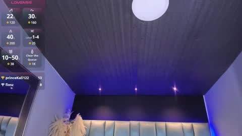 Snapshot of larabrook chatting on 02.17.25 Lara online show from 02.17.25