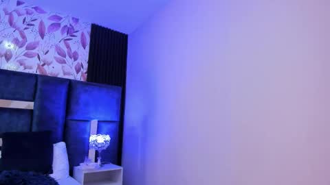 Snapshot of larabrook chatting on 09.12.25 Lara online show from 09.12.25