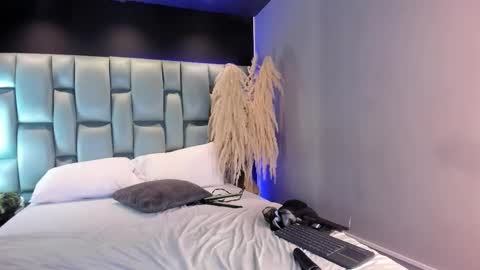 Snapshot of larabrook chatting on 02.27.26 Lara online show from 02.27.26