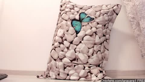 Lara online show from 01.19.25