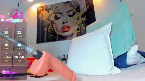 REINA  online show from 09.09.25