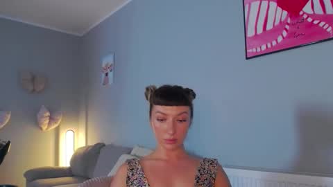 LaraKanes online show from 09.24.25