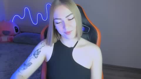 LaraKrein lk online show from 11.15.25