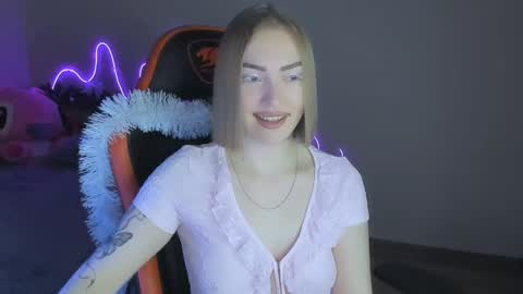 LaraKrein lk online show from 12.15.25