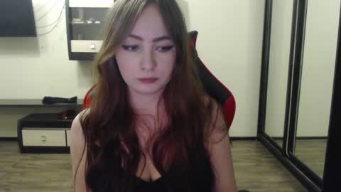 Laralianna online show from 02.17.25