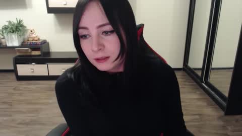 Laralianna online show from 09.24.25