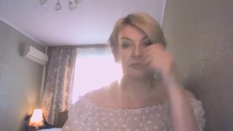 Snapshot of laramrs chatting on 04.21.26 laramrs online show from 04.21.26