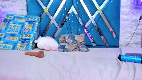 Lara Murphy online show from 12.18.24