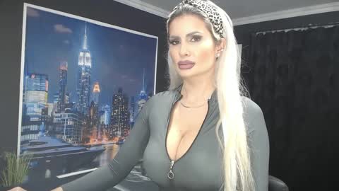 laras_moans online show from 12.29.24