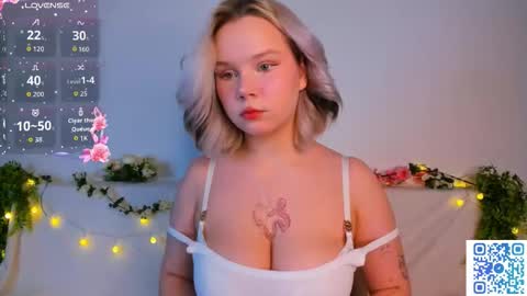 Snapshot of large_ocean chatting on 11.07.25 Rose online show from 11.07.25