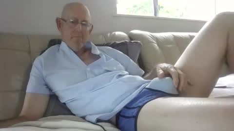 largerthan-   say hi on entry online show from 01.12.26